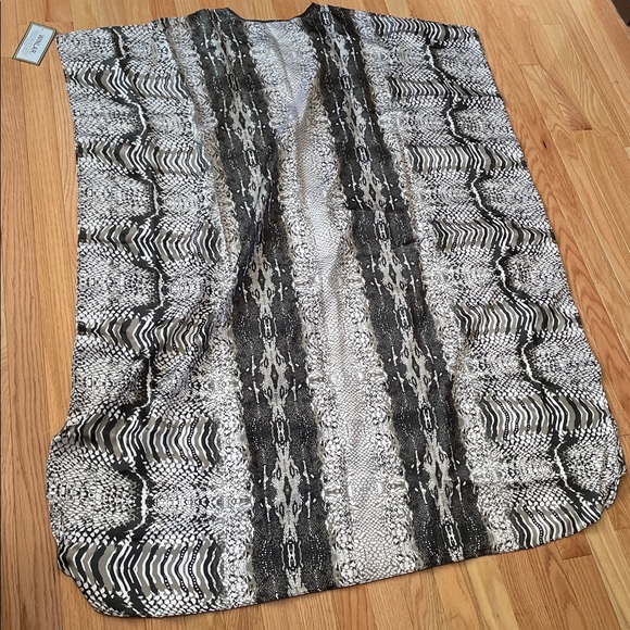Winlar Long Caftan Dress Womens One Size Black Gray Snake Print V Neck Maxi NWT - Picture 8 of 9